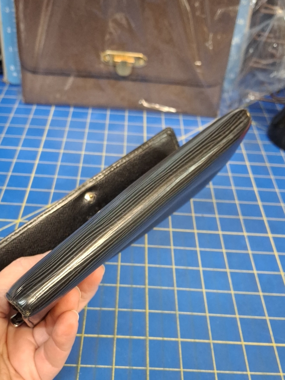 Louis Vuitton Epi Leather llLong Wallet 7x4x1 Preloved - Picture 11 of 16
